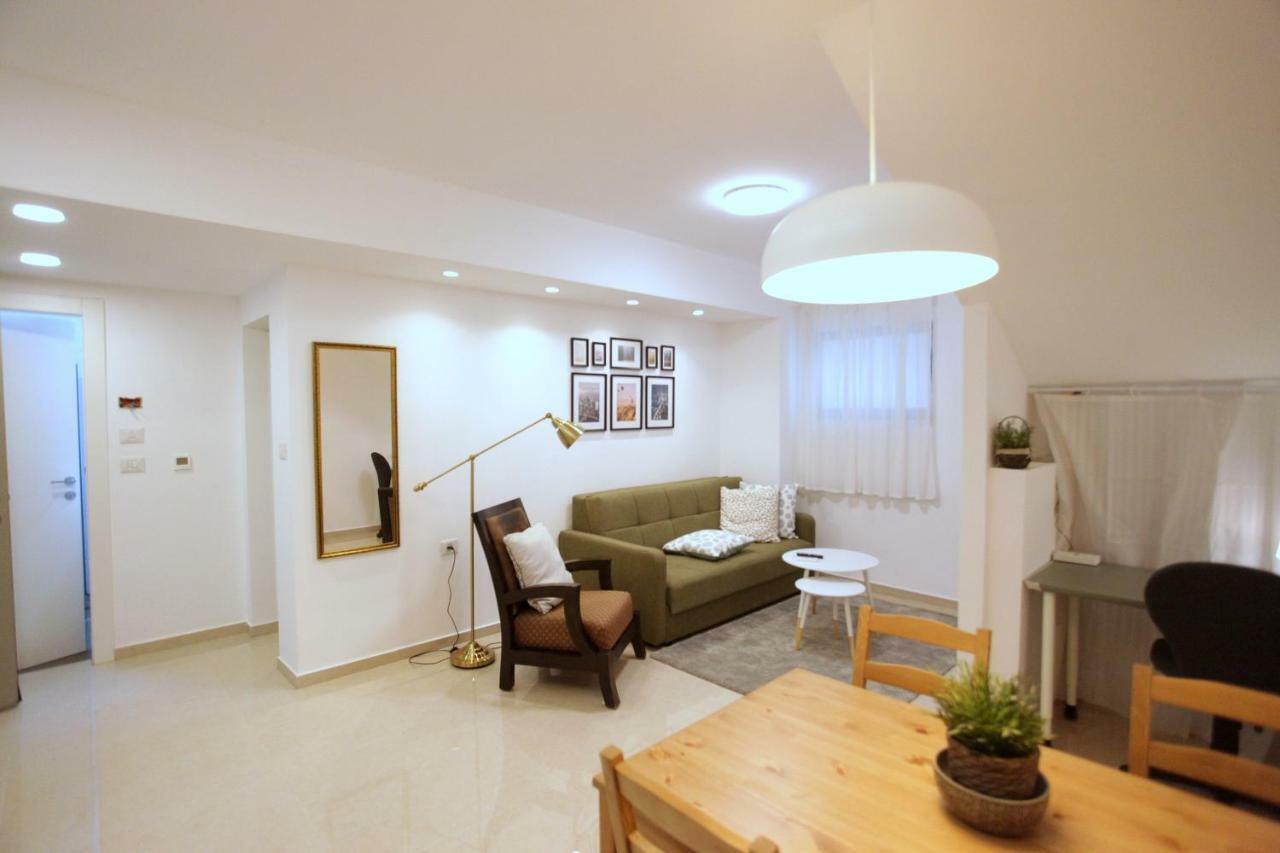 Modern Home In The Heart Of Nachlaot Йерусалим Екстериор снимка