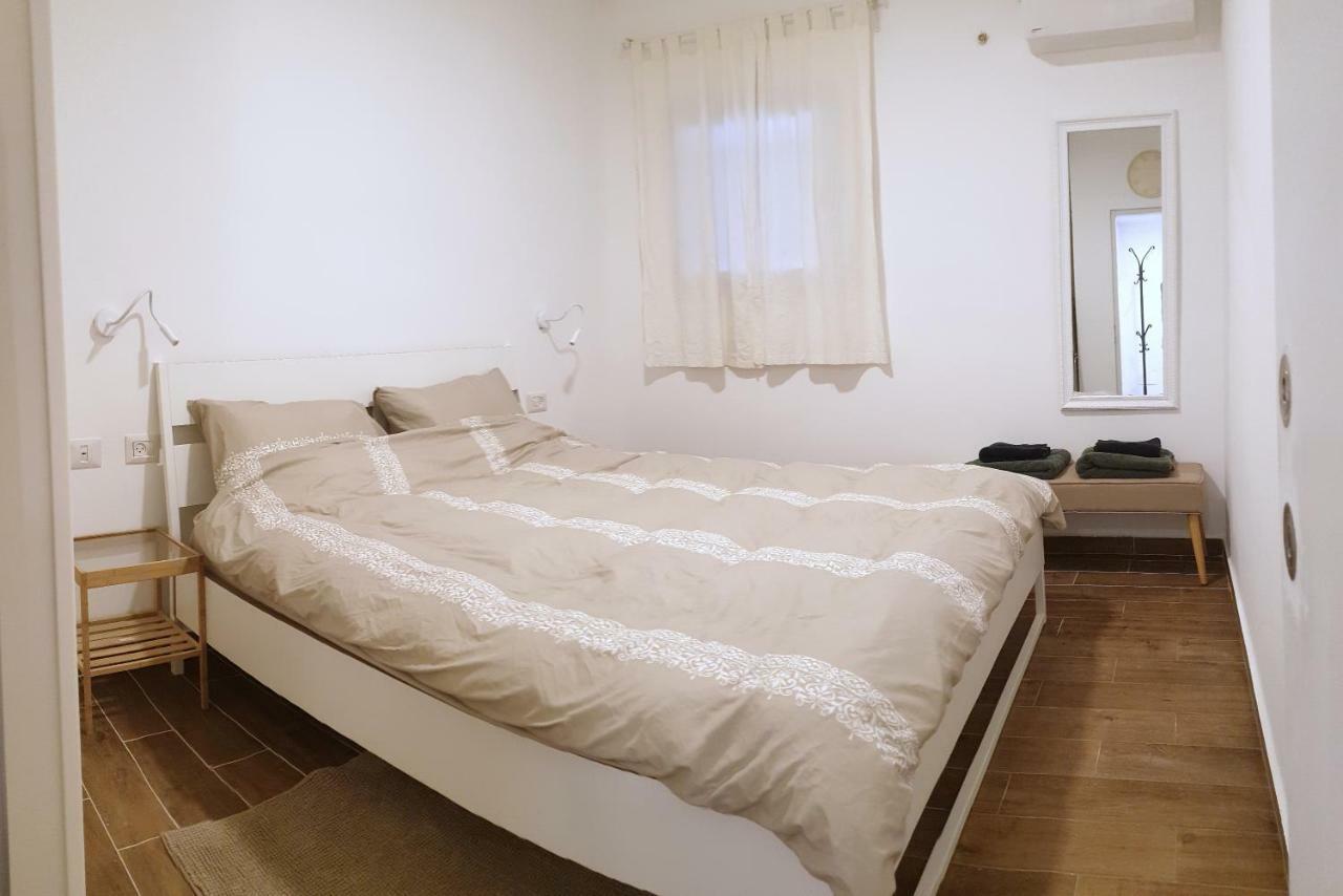 Modern Home In The Heart Of Nachlaot Йерусалим Екстериор снимка