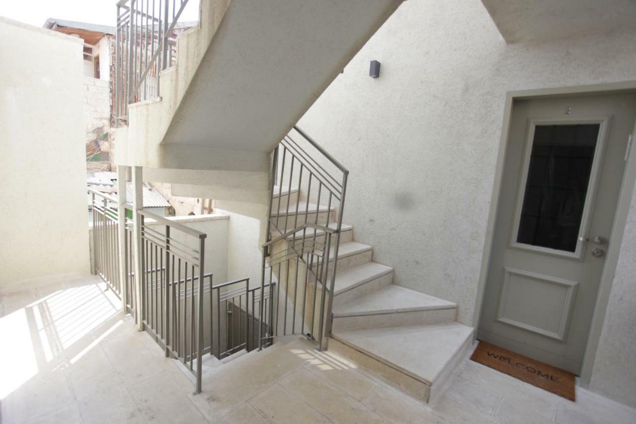 Modern Home In The Heart Of Nachlaot Йерусалим Екстериор снимка